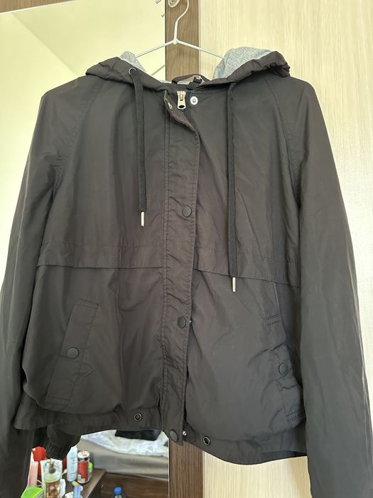 Дамско спортно яке