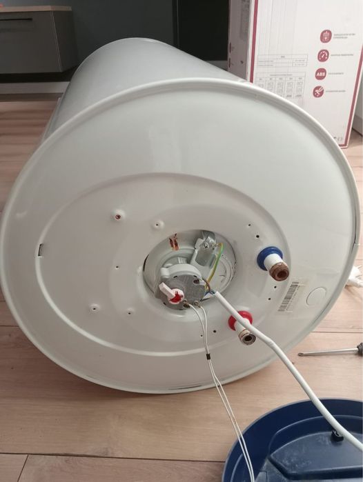 Продаётся водонагреватель б/у (подлежит ремонту)