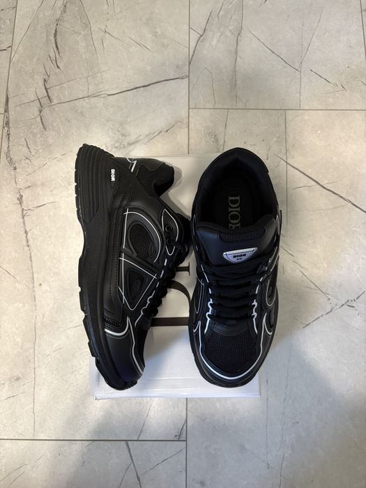 Dior b30- black.