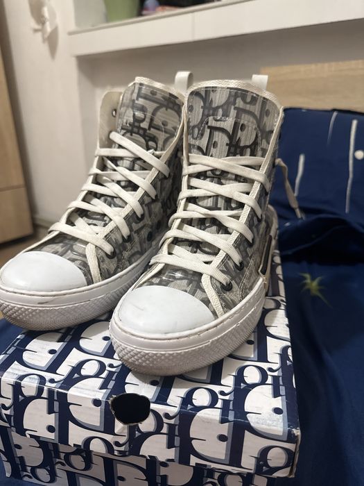 vand adidasi dior B23