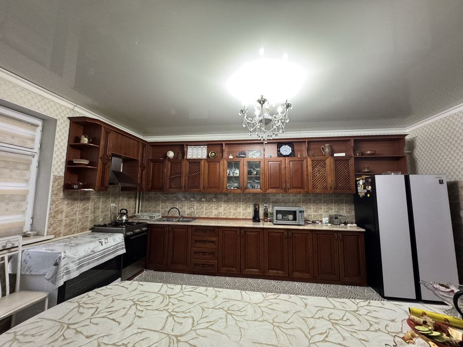 Продом большой дом с мебелью