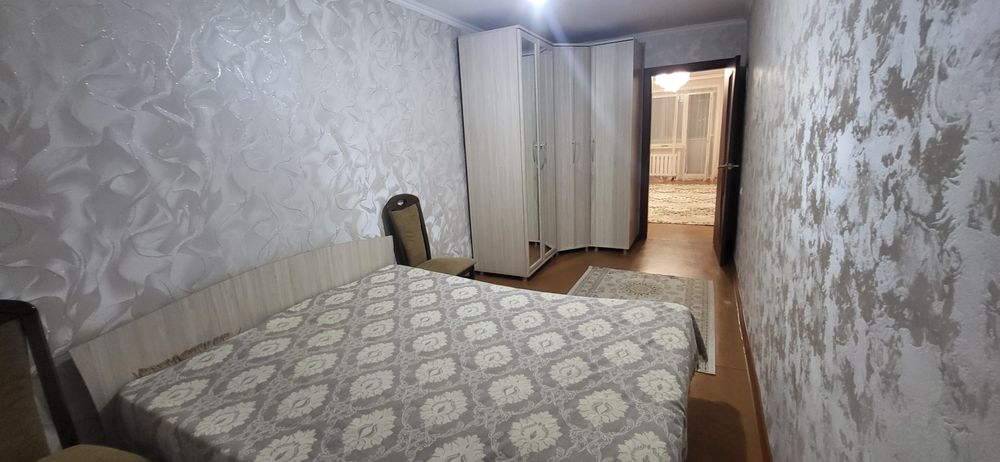 Сдам  трехкомнатную квартиру в центре