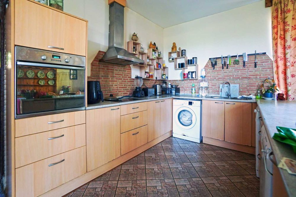 Продава се Къща в с. Тутраканци, Област Варна - 205 кв.м за 537 €/кв.м - Снимка #13