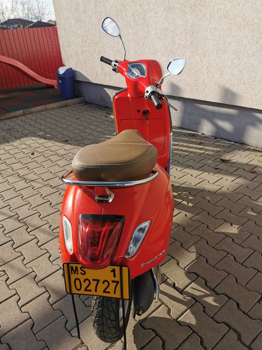 Închiriez scuter vespa primavera 50 cmc