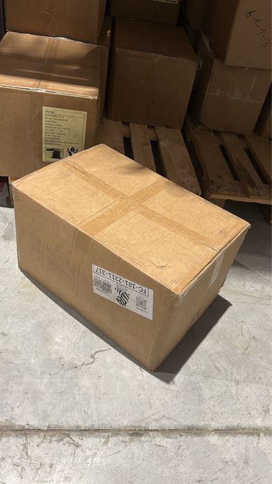 Продам коробки , чистые , плотные