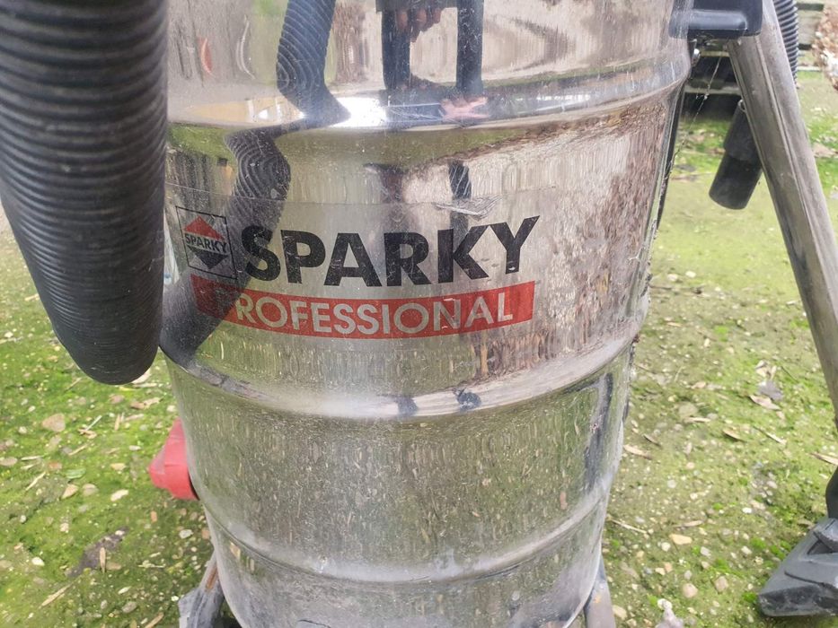 Професионална строителна прахосмукачка