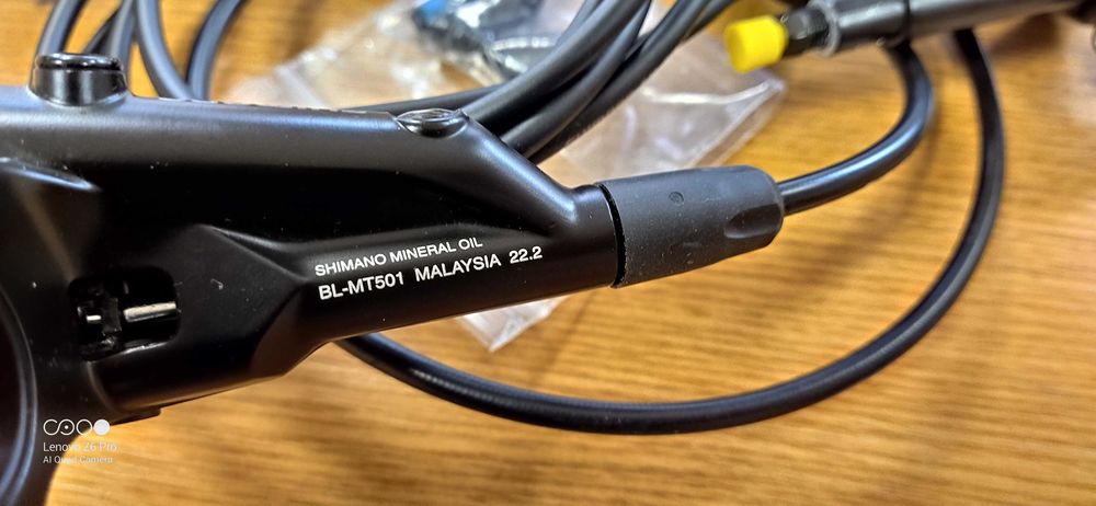 НОВA Задна Спирачкa: Shimano DEORE BL-MT501/BR-MT500