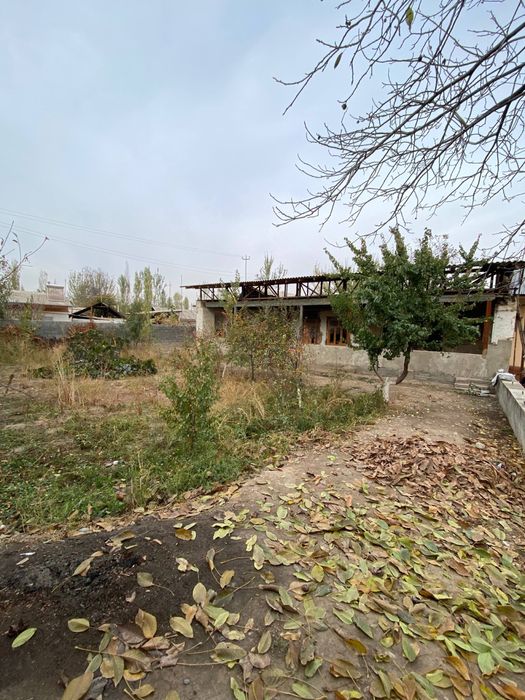 Андижон вилояти корасув Шахрида Уй Сотилади 5.5 сотих Корасув шахар