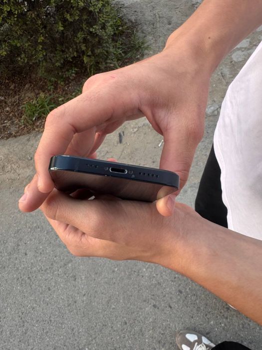 Продам iphone 13