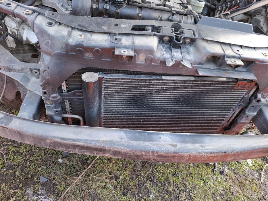 Vand   faruri capota  motor  seat ibizta an 2003