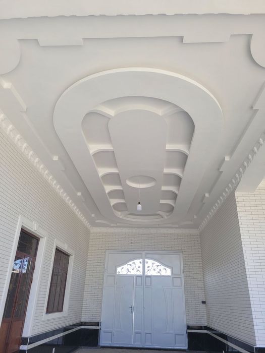 Yangi 6 sotoqli hovli srochno sotiladi