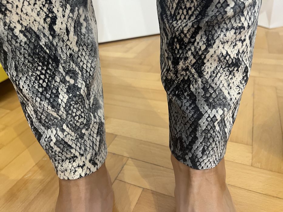 Pantaloni stofa Snake Print Zara