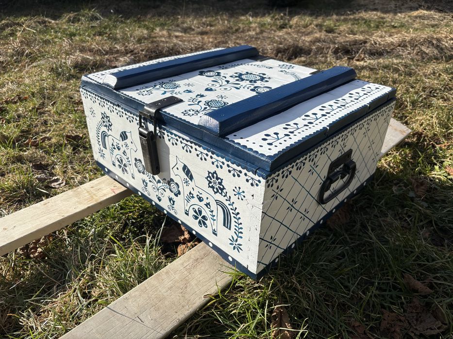 Set 2 Lăzi Pictate Manual – Design Nordic / Măsuțe Cafea / Noptiere