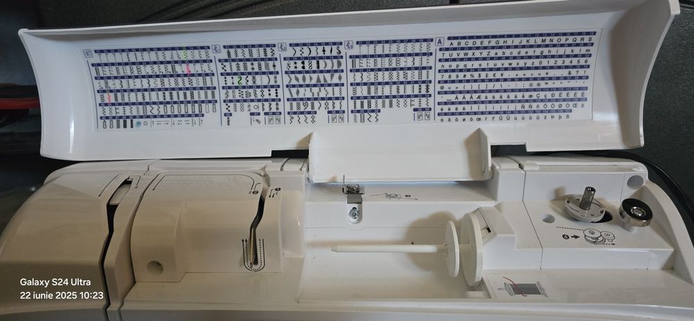 Masina de cusut profesionala