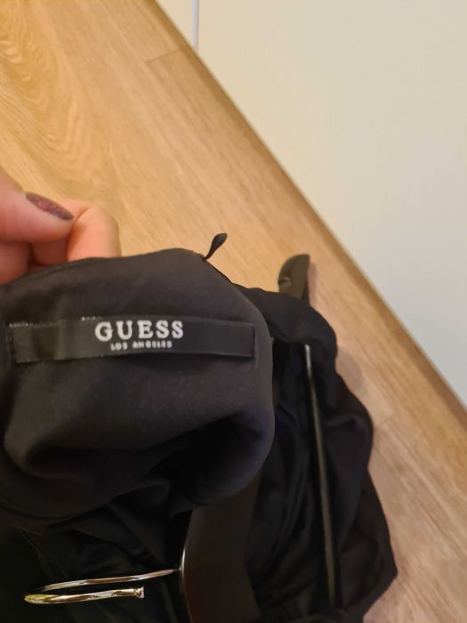 Черна къса рокля Guess