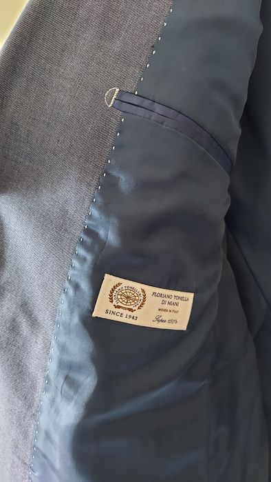 Продаются 2 пиджака