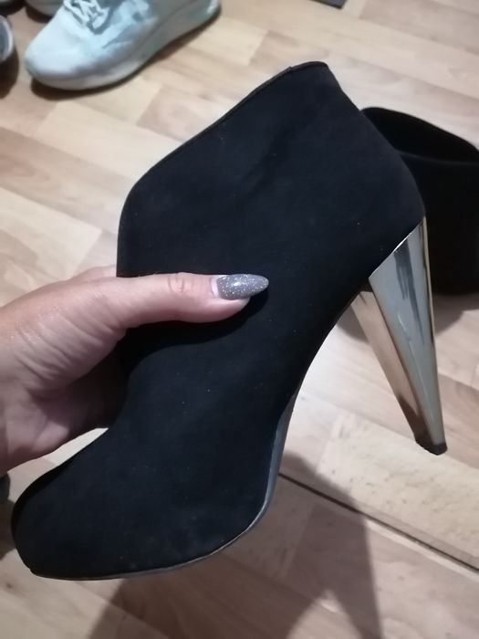 Ботильоны,     размер 39,    H&M,    БОТИЛЬОНЫ           БОТИЛЬОНЫ.