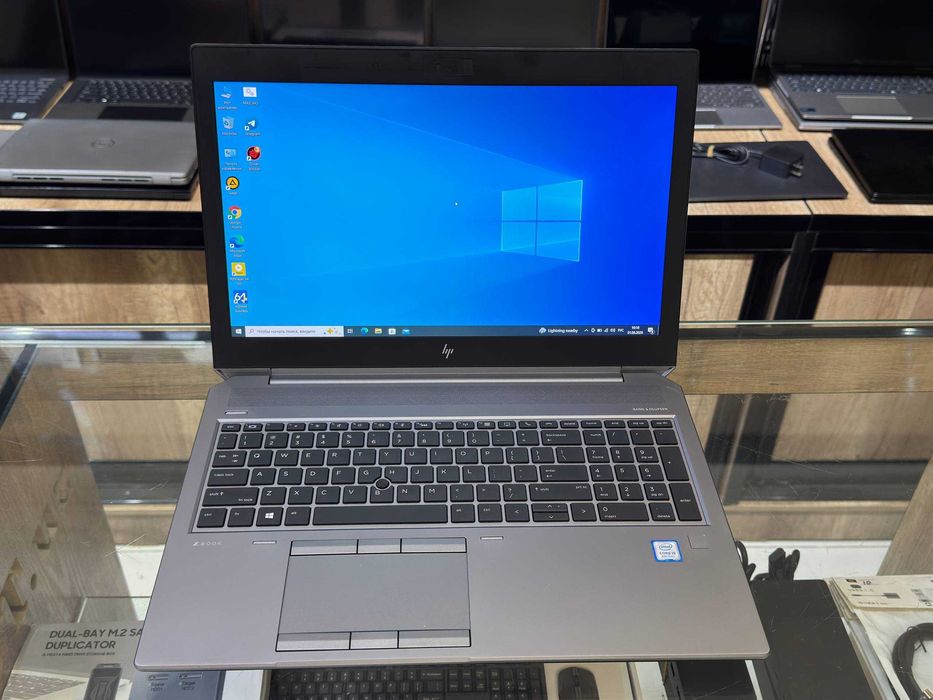 HP ZBook 15 G5 Core i9-8950HK ram 16 ssd 256 NVIDIA Quadro P1000 4Gb