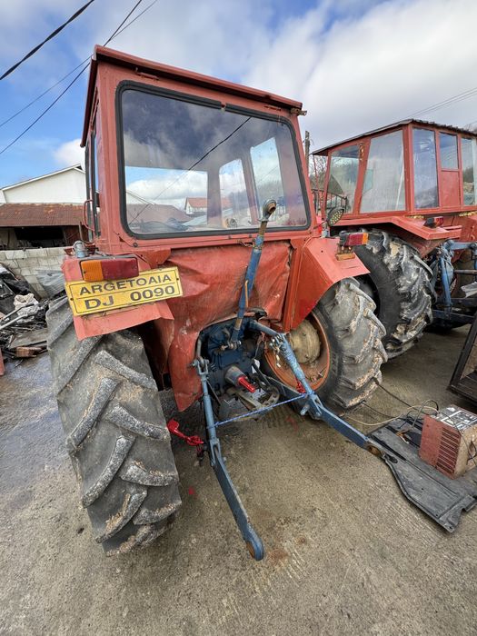 Vand tractor Fiat 411 in 4 pistoane