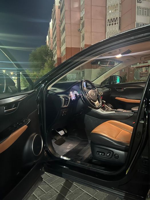 Продам LEXUS NX 300