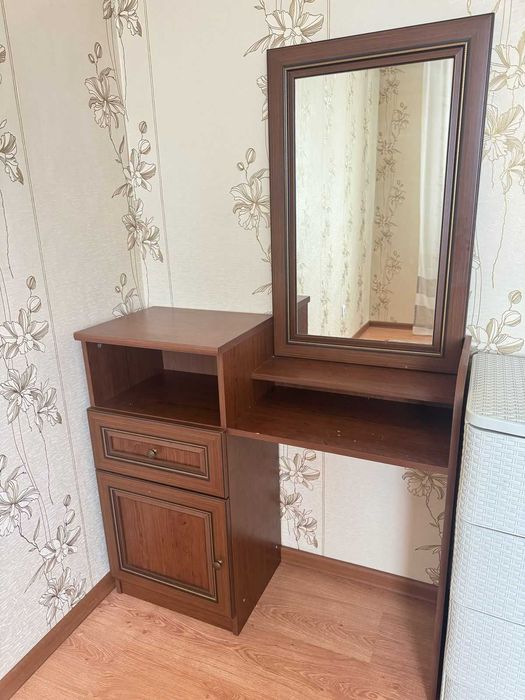 продам дамский столик