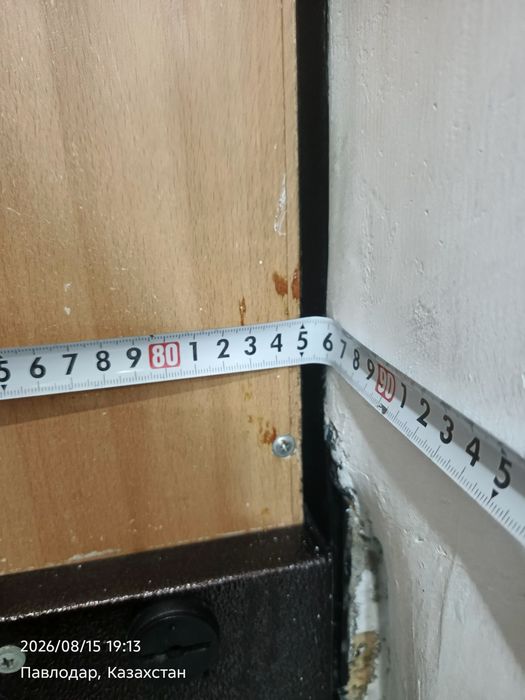 Продам металлическую дверь
