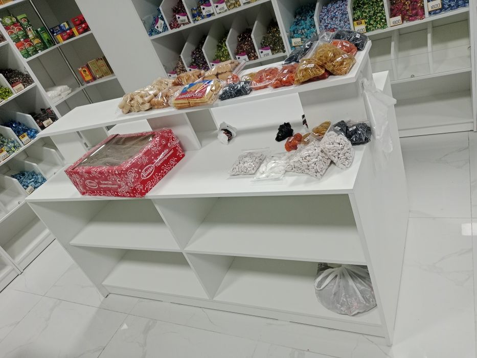 Продам мебель для магазина