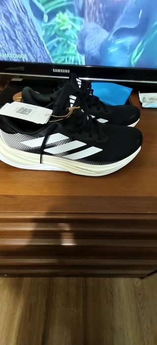 Продам кроссы adidas