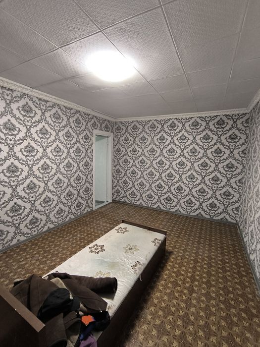 Однакомнатная квартира в деревянном доме. С ремонтом и обстановкой.