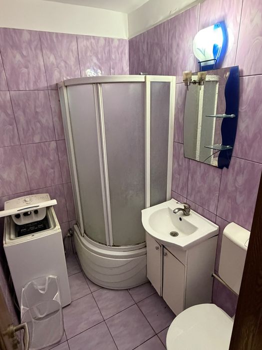 Închiriez garsonieră,zona Lăpuș