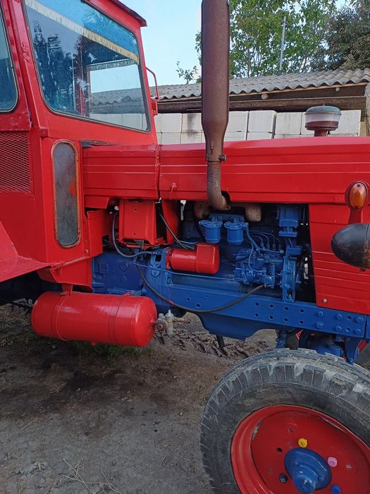 Vând tractor U650