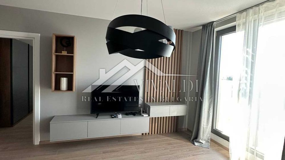 Дава се под наем Двустаен апартамент в к.к. Св.Св. Константин и Елена - 65 кв.м за 750 € - Снимка #4