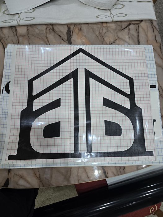 Изработка на едноцветни стикери по поръчка