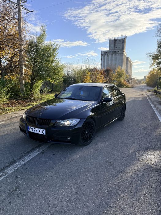 Vând bmw 330 d !