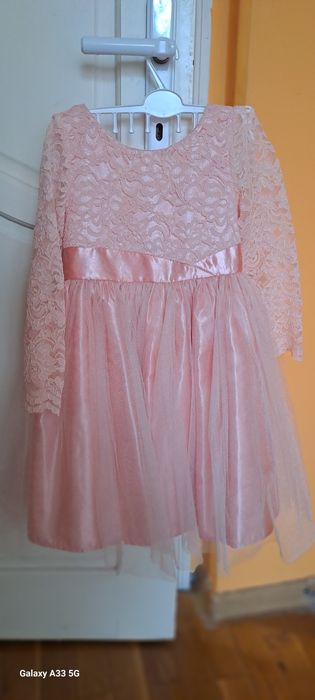 Ефирна детска рокля ,цвят праскова