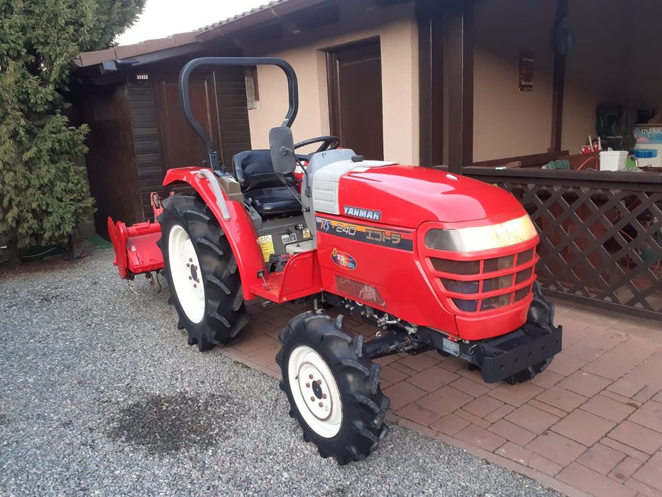 Tractor japonez kubota yanmar RS24.  4x4