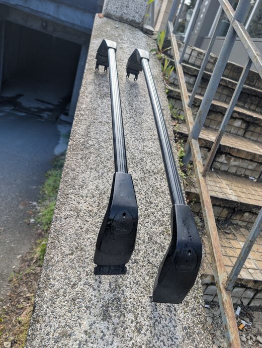 Продавам оригинален багажник за таван за Пежо 206