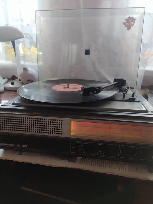 Электро громофон полностью рабочий