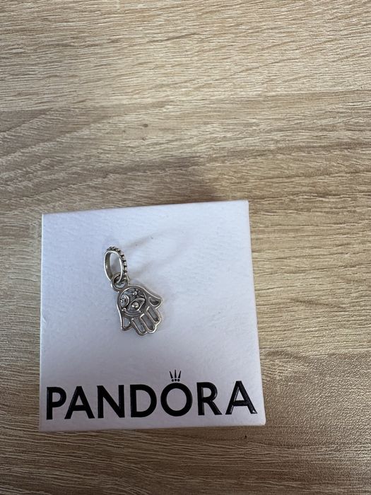 Гривна и талисмани Pandora