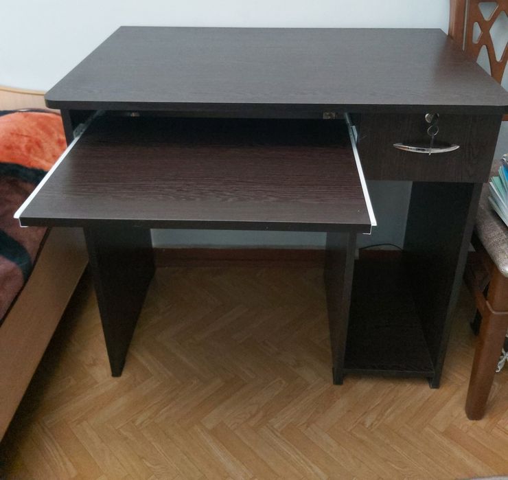 Стол письменный рабочий