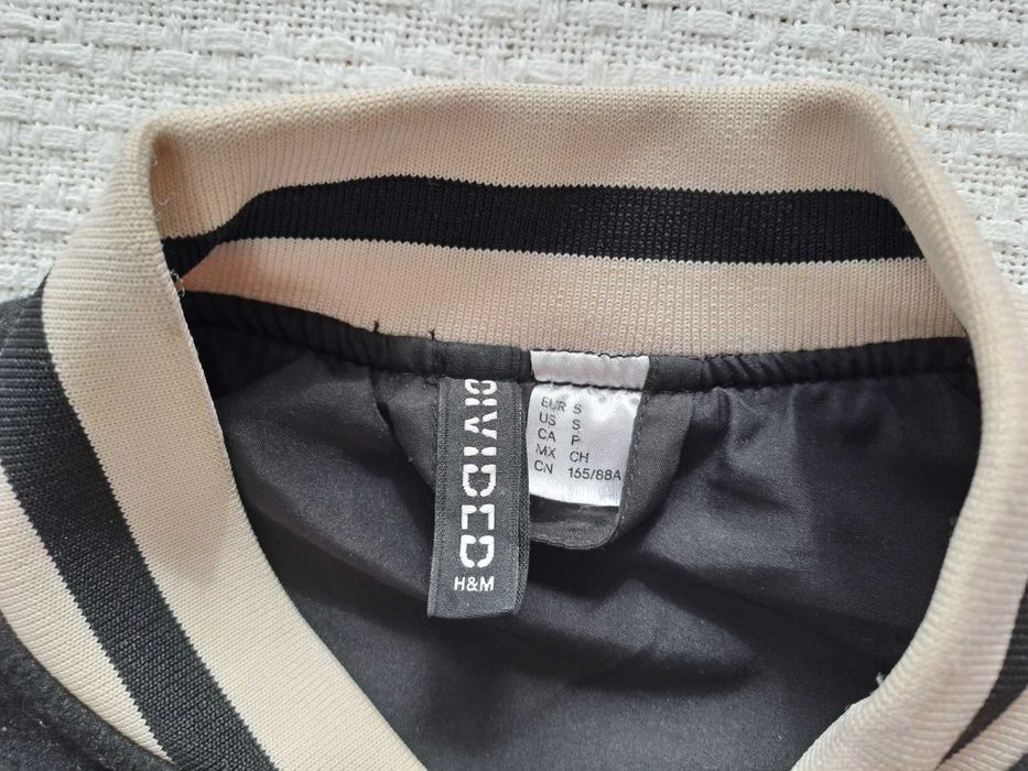 Яке есен-зима, черно