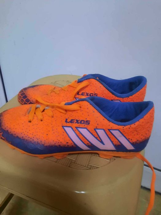 Бутонки за футбол