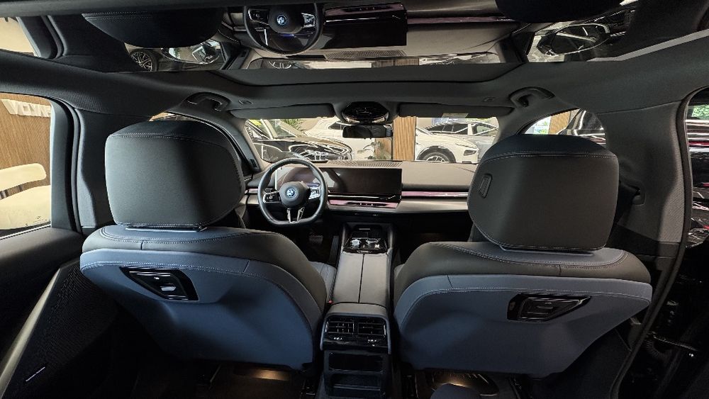 BMW i5 eDrive40L 2025 Full | 5000 km