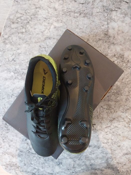 Продам бутсы, 40 размер,в хорошем  состоянии