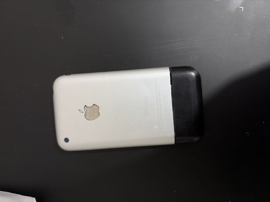 Первый iphone 2G