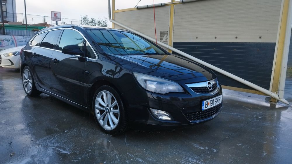 Astra J Sport Tourer OPC Line cu GPL