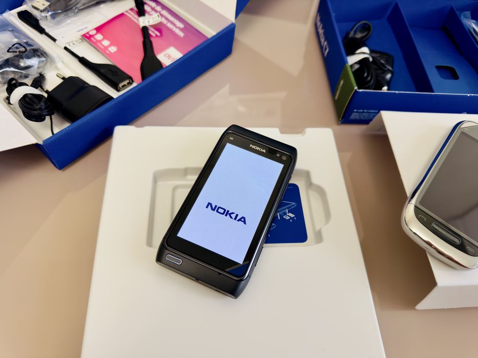 Nokia N8 / Nokia C7 NOi Raritate pentru nostalgici , colectionari