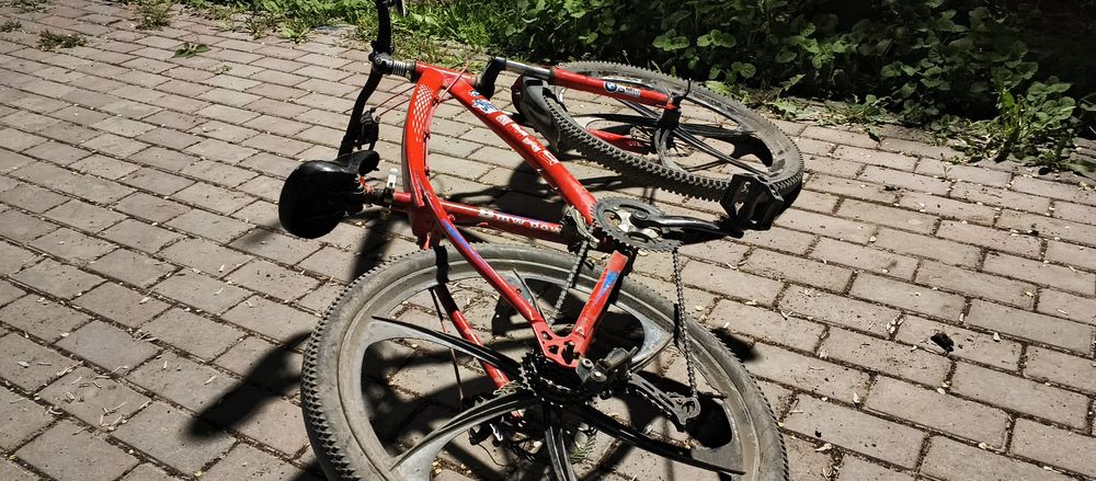 Горный велосипед на литых дисках (BMW)