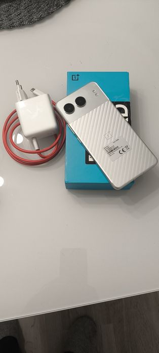 Vând One Plus Nord 4. 512GB