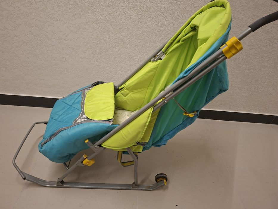 Продаются санки коляска